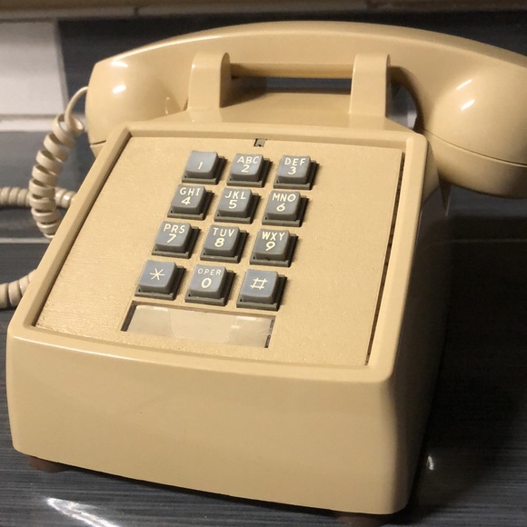 Vintage Cortelco 2500 push button telephone - Picture 13 of 14